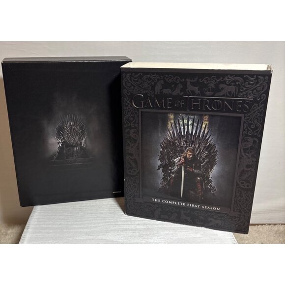 Game Of Thrones The Complete First Season Blu-Ray Box Set W/ Episode Guide 5 CD - Picture 4 of 8